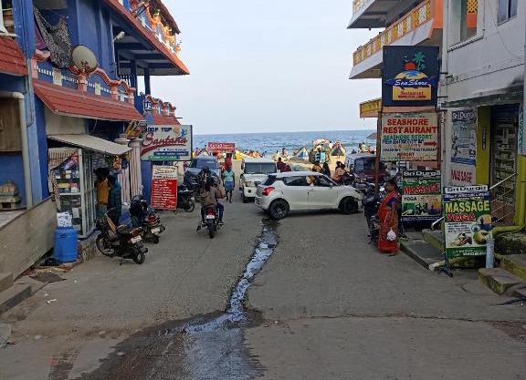 Mamallapuram Beach Restaurant Rooms Available