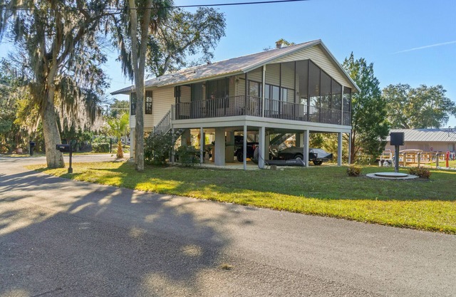 Manatee Manor. Waterfront, dock, stilted home. Renovated June '23.