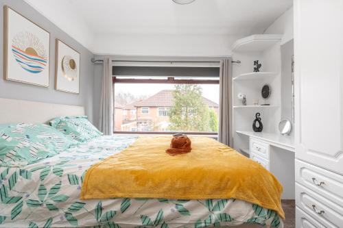 Manchester Business and Leisure Home with Free Parking