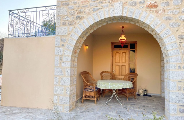Mani family friendly, mountain house with parking