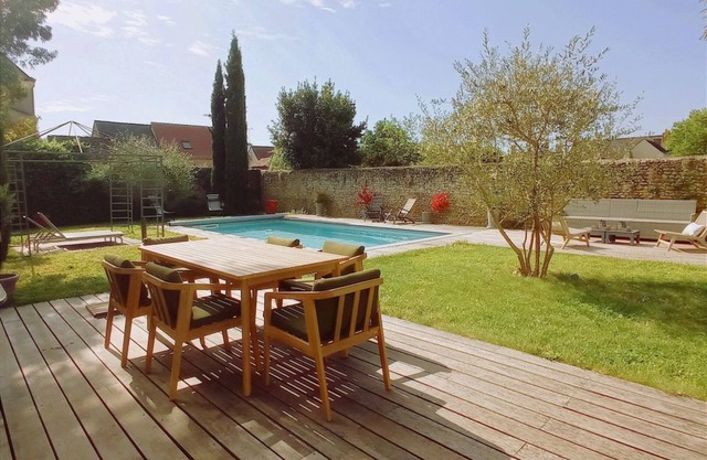 Manoir de la Bergeronnerie, 5 bedrooms, swimming pool, 10 minutes from Amboise