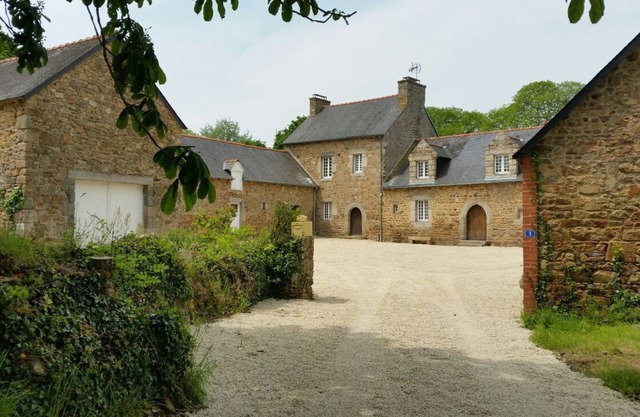 Manor KerLuz for 8 to 12 people.