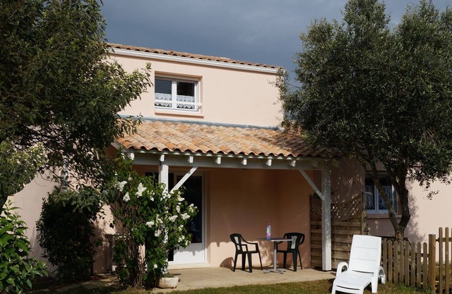 Marennes-beach House 2 ch. garden 150m from baig pool
