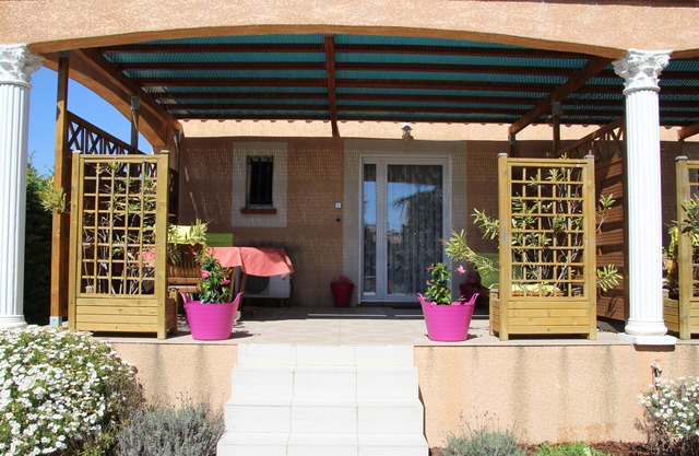MARINE NearSEAFull SouthTerrace Airconditioned ClosedParking ElectricityINCLUDED