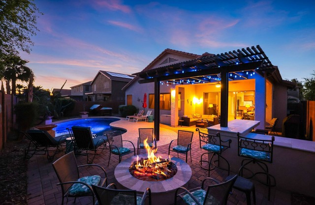 Maricopa Single Story Heated Pool & Spa Outdoor Living Space Movie Rm. 3bd 2bth!