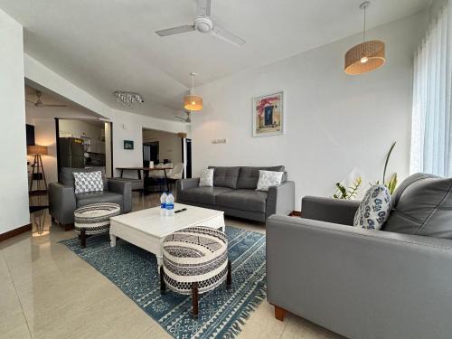Marine Drive 3BHK Apartment