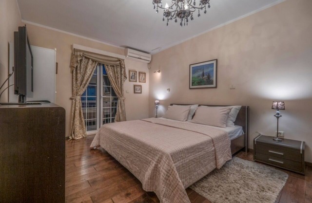 Marinero Apartments-Two bedroom Penthouse with Spa bath