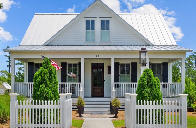 Marker 71 - Coastal living at its' finest!