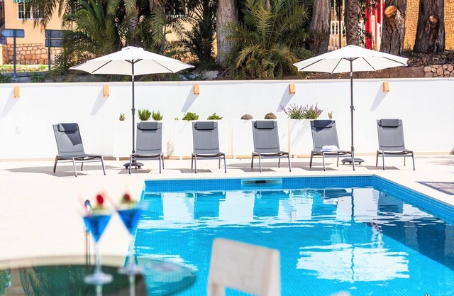 MARTA BEACH 3 – Apartment near the Ecological Trail and Cala La Fustera
