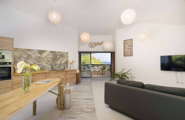 Maruapo Guest House - Ocean View