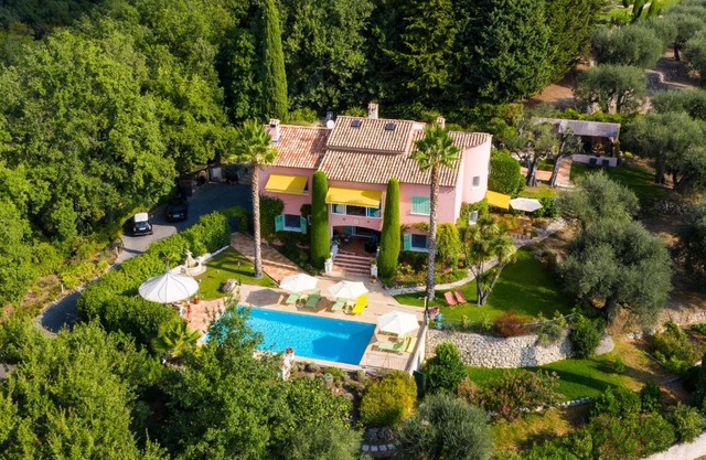 Mas Du Roc Bed & Breakfast