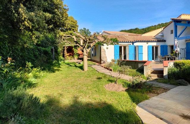 MAS VALLCROSA Studio calme et confortable avec piscine