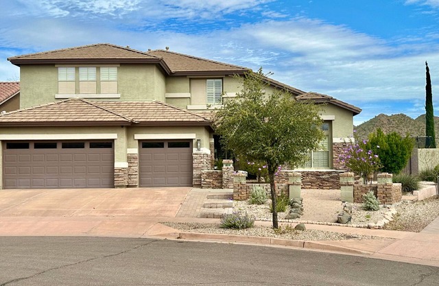 Massive, picturesque family fun getaway w/pool, game room & trampoline