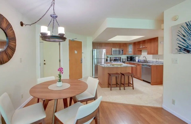 Maui Banyan F-203 Stunning 2 Bedroom Condo With AC
