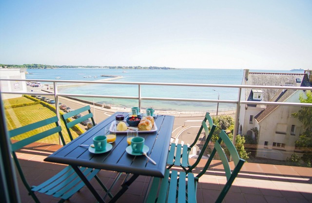 -Mave Maï- Magnifique T3 surplombant la mer