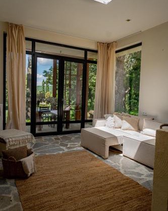 MAYA- Villas On The Lake