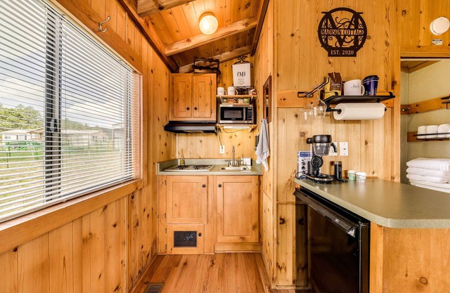 Mayhill Tiny Home Vacation Rental w/Covered Porch