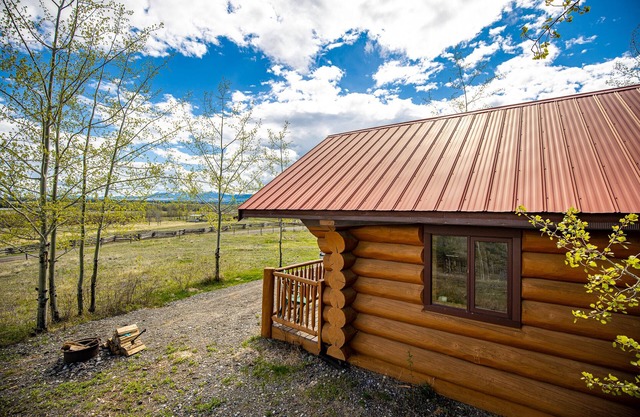Meadow Lake Guest Ranch - Hunters Cabin
