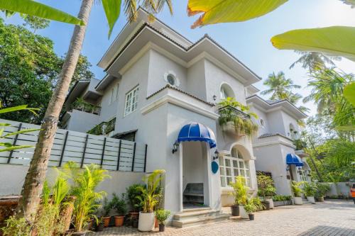 Mediterranean 5 BHK Hideaway with Pool near Popular Beaches