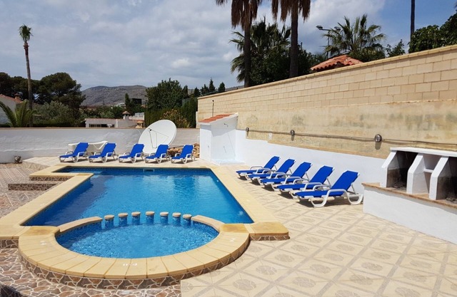 MEDSTAR VILLA - Quiet, Sun Terrace, Pool, Hot-tub, Games Rooms, Golden Beaches