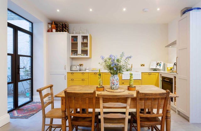 Mellow Yellow by Holland Park, by Veeve