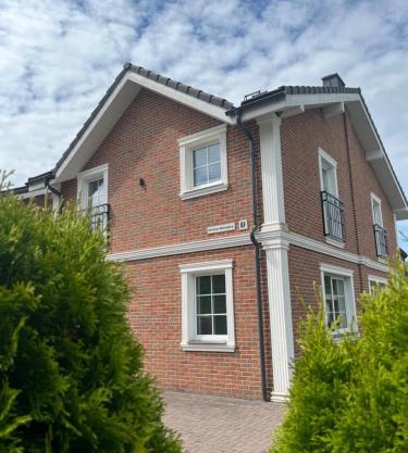 Melnrage Beach cozy apartments & terrace - pine view sea entry