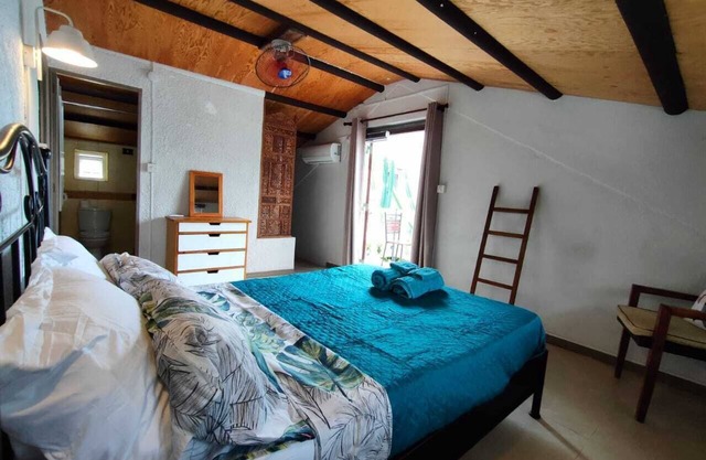 Mermaid Cove - 2-bedroom apartment 50m from the beach