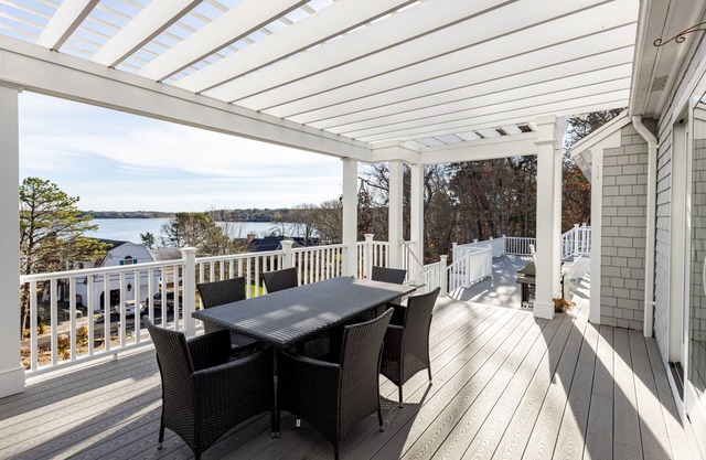 MERMAIDS POINTE ~ Oversized Ranch Home with amazing views!