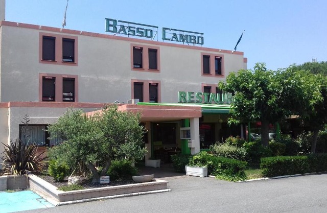 METRHOTEL BASSO CAMBO