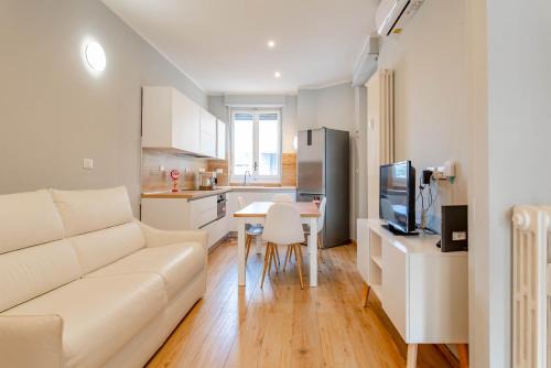 Metro Line, AC, gruppi, CASA WHITE METRO