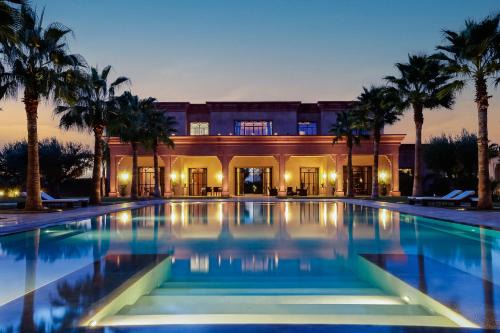 Mexance Villa with large hosting capacity, private heated pool, Fitness and SPA
