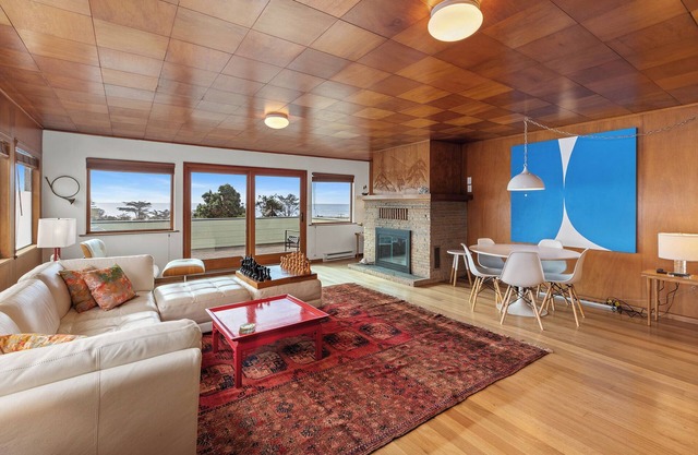 Mid-century Mod Apt - Ocean Views Stinson Getaway