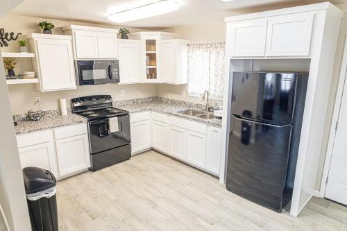 Mid-Century, Traditional Home near El Paso Airport