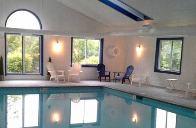 Mid-mountain Winterplace Condo with Direct Ski Access