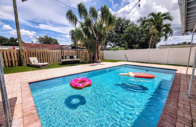 MidCentury Modern Home w/Pool near Hardrock Casino