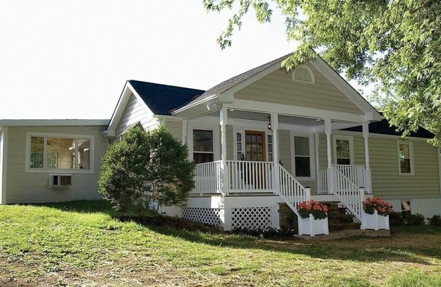 Middleburg~The Plains High speed Internet! 1 level w back deck, Mountain View!