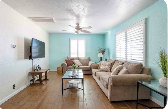 Midtown Gem with Oversized Fenced Yard – Minutes from U of A !