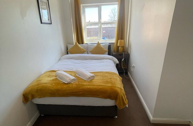 Miller House in Great location - Sleeps 14! Perfect for contractors