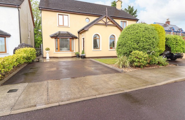 MILLFIELD, family friendly, with open fire in Kenmare, County Kerry