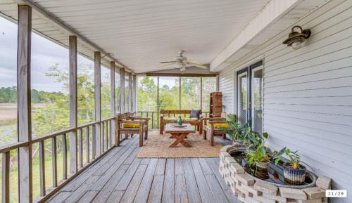 Milton Waterfront Home with Dock & Outdoor Kitchen