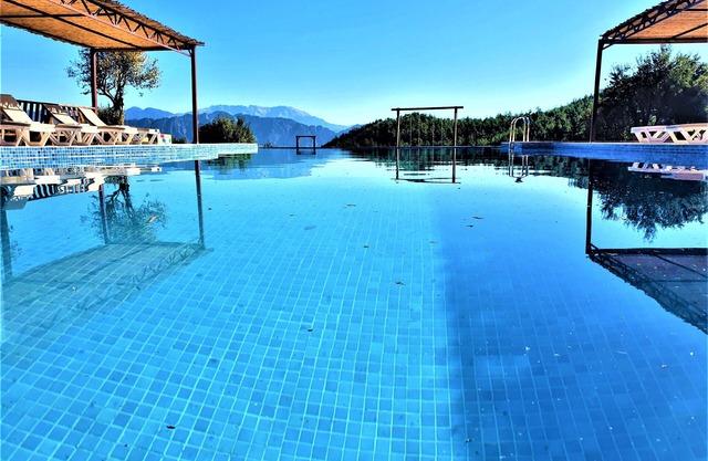Milyos Hotel