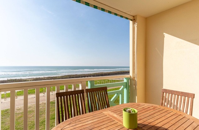 Mimizan Beach: Apartment for 4 with Parking and Direct Beach Access