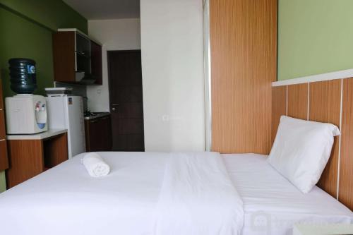 Minimalist Studio at Easton Park Residence Jatinangor Apartment By Travelio