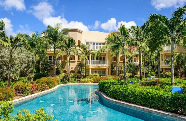 Minutes from Vance W. Amory Int’l Airport! 2 Spaces with Pools and FREE Parking!