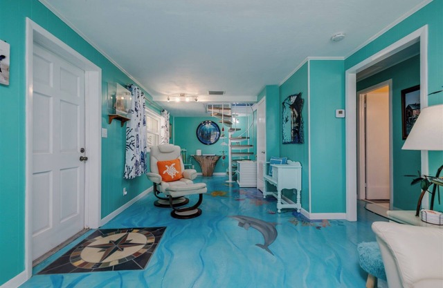 Minutes to Beach Pool Intracoastal Free Kayaks/Bikes, Intracoastal Sea Life Retreat