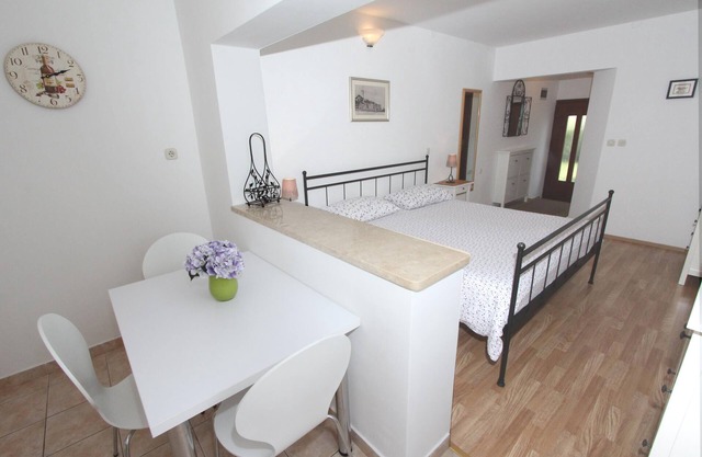 MIRELA Studio 1 with balcony