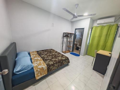 MixxHome Seremban 2, One Queen Bed, Private Bathroom