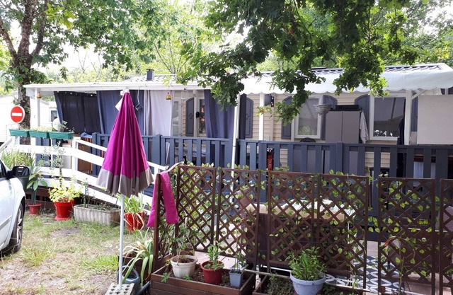 Mobil Home 6 Personnes Dans Camping Familiale. Animaux de Compagnie Acceptés