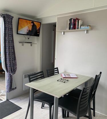 Mobil Home 10 M et Mme COLAS