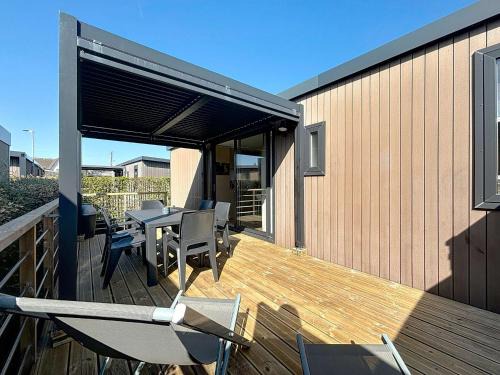 Mobil-home confort 6 pers, 3 ch, pisc chauffée, à 200m plage Jullouville - FR-1-361A-70